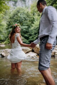 NISA口座を夫婦で開設するメリットと手続きは？